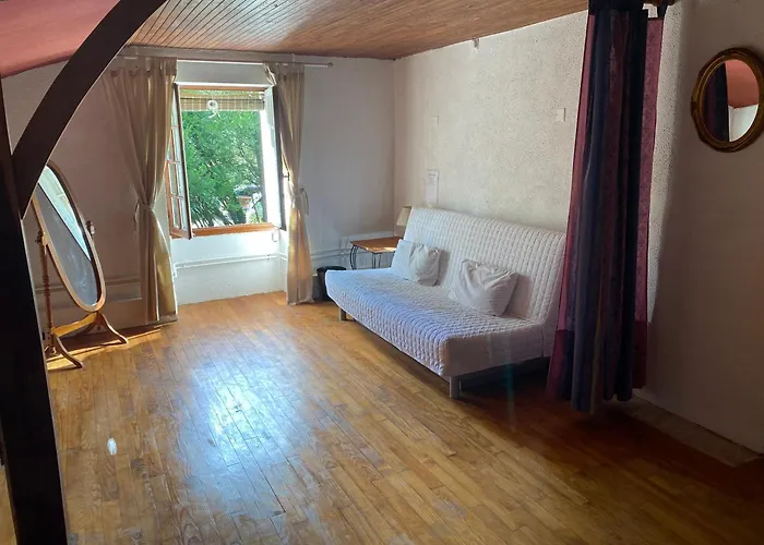 Casa de Férias Spacious With Pool In Pretty Village