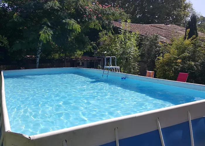 Spacious With Pool In Pretty Village Casa de Férias Celles (Dordogne)