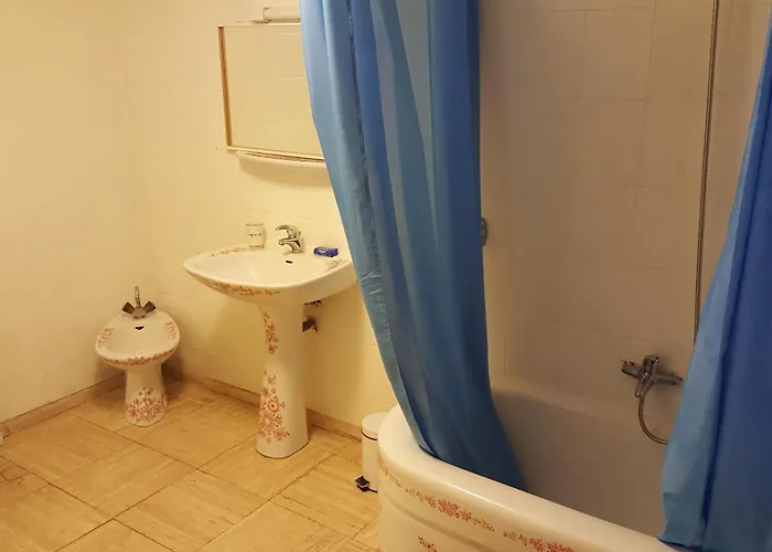 Spacious With Pool In Pretty Village *